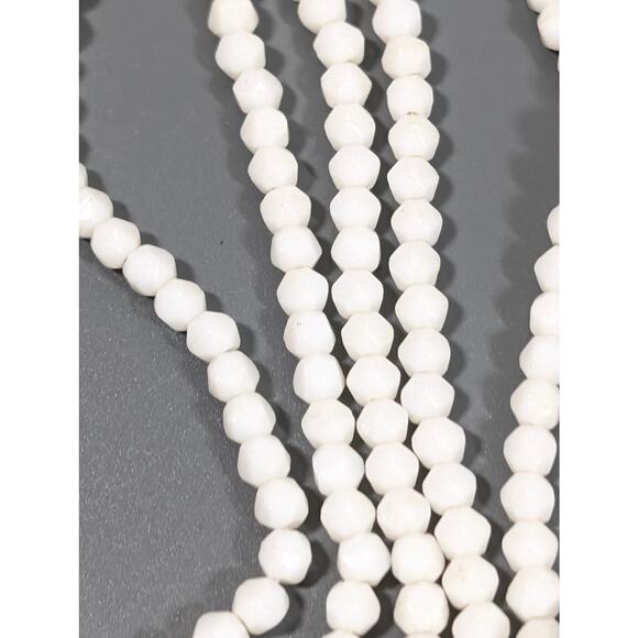 Vintage White Glass Faceted bead Multi Strand Layered Statement Neckalce 22" - Picture 11 of 14